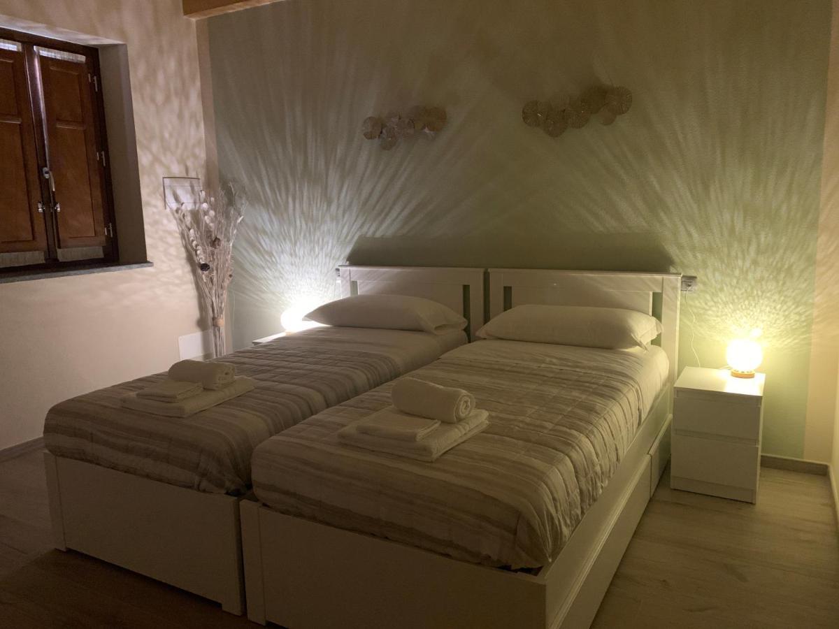 B&B La Luce Verde ซาลุซโซ ภายนอก รูปภาพ